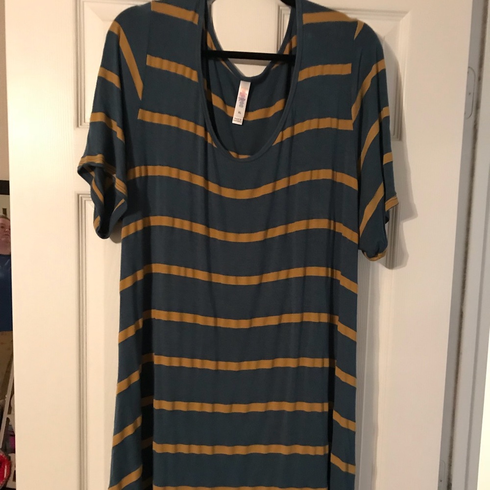 LuLaRoe Perfect Tee XL Stripes